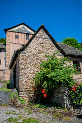 Dans les rues de Conques en Rouergue