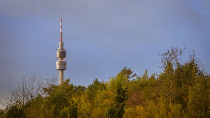 Obraz premium Dortmund Fernsehturm im Herbst