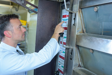 reading the machine label