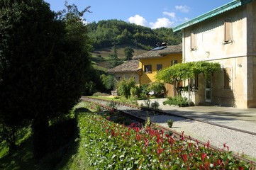 The house on the railway (Urbino, Italy)