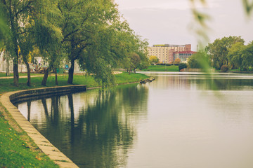 The horizon can be seen from the whole river in autumn