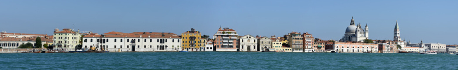 Fototapeta na wymiar Panoramic View of Venice from Giudecca