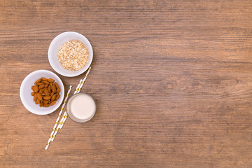 Obraz na płótnie Canvas Alternative vegan milk: almond, oat