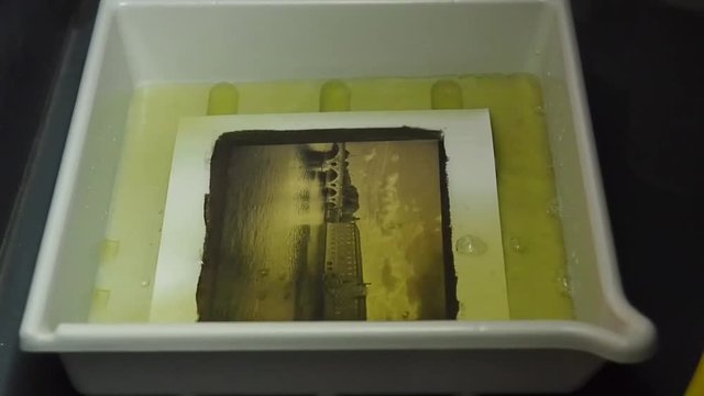 photography in black and white that appears in the liquid