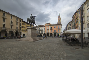 Fototapeta na wymiar Piazza Mazzini - Casale Monferrato