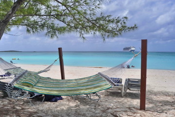 Obraz na płótnie Canvas Hammock on Beach in Half Moon Cay, Bahamas