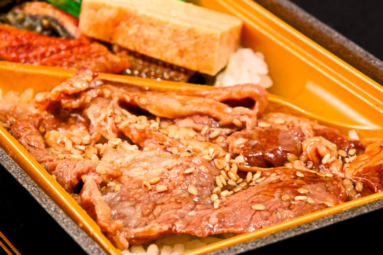 焼肉弁当 の画像 443 件の Stock 写真 ベクターおよびビデオ Adobe Stock