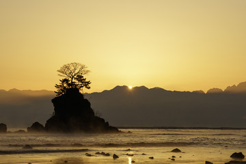 富山県　雨晴海岸