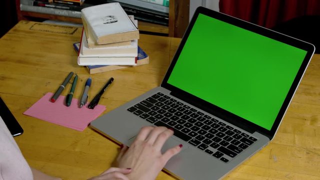 Laptop with green sceen