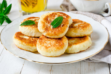 Cottage cheese pancakes with honey