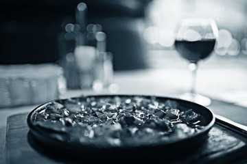 Obraz na płótnie Canvas glass restaurant table wine serving