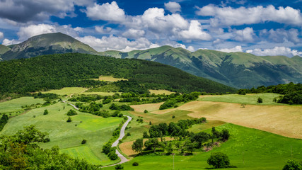 Beautiful mountain view in Umbria in Italy, Europe - obrazy, fototapety, plakaty