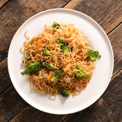 fried noodles with vegetable