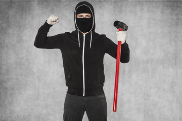 Criminal incognito shows strength