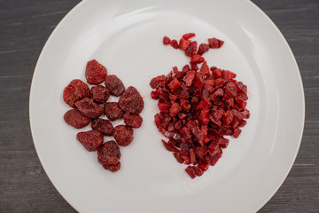 Strawberry fruit dried in dish