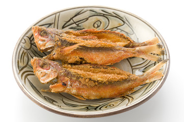 グルクン（タカサゴ）の唐揚げ