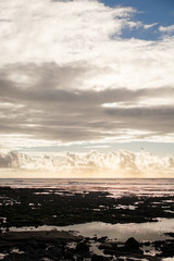 mar com pedras durante pôr-do-sol, brasil, boipeba, bahia