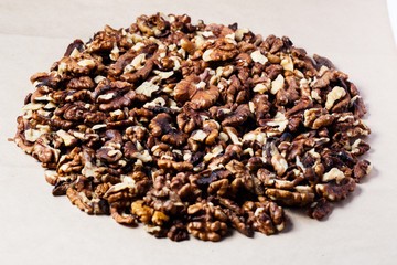handful of walnut kernels