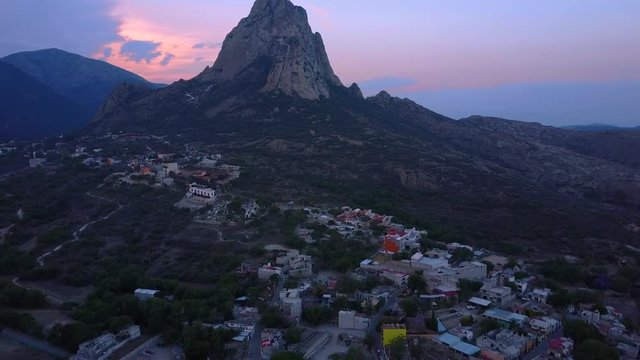pe&ntilde;a de bernal aerial