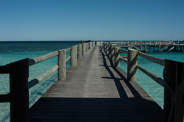 Obraz premium pier at beautiful beach on Heron Island, Australia