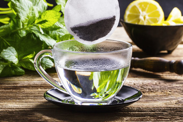 Brewing green tea