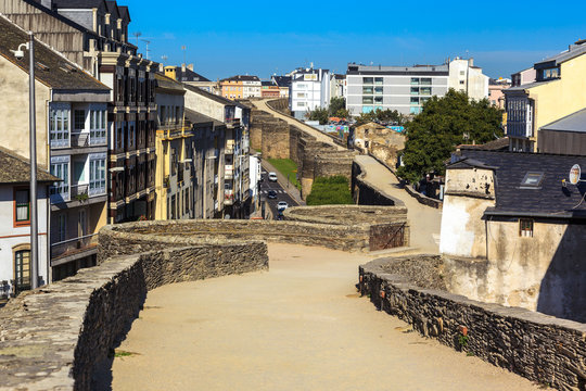 Footpath of the Roman wall of Lugo
