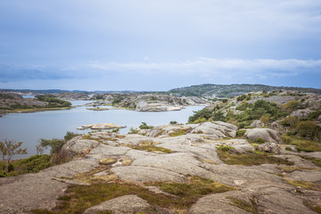 Fototapeta na wymiar coastline in sweden above fjallbacka