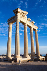 Fototapeta premium The ruins of an ancient Greek temple