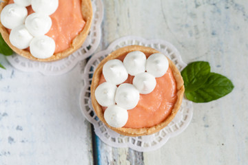 Grapefruit curd tartlets with meringue on top