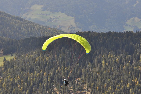 Gleitschirmfliegen  auf dem Kronplatz