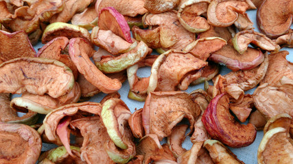 Dried apples