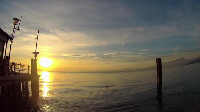 tramonto sul lago di garda, lazise al tramonto
