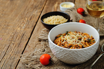 Minced meat tomato orzo