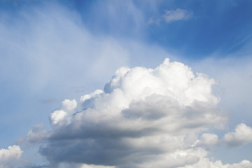 Obraz premium Large cumulus cloud