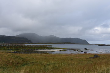 Norwegen, Norge, Ramberg, Lofoten, Fredvang, Flakstad, Regen, Regenbogen, Straße, Weg, Fischfang,...