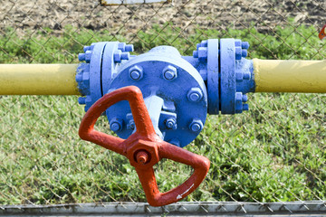 The latch on the underground gas pipeline