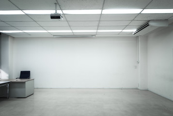 Empty space (empty wall in a bright room)