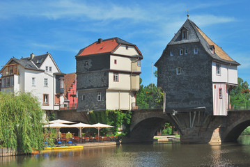Fototapeta na wymiar die Alte Nahebrücke mit den bekannten Brückenhäusern in Bad Kreuznach,Rheinland-Pfalz,Deutschland