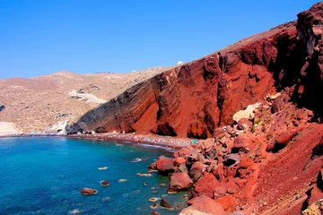 Foto op Plexiglas prachtig rood strand in santorini © klemen
