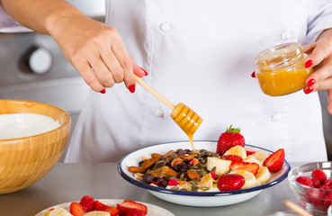 Prepared yogurt dessert with cereals