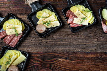 Raclette - Wurst und Käse - Platte - Jause - Zutaten - Grill - Grillen