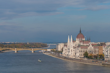 Obraz premium Hungarian Parliament Building situated on banks of the Danube river, Budapest, Hungary