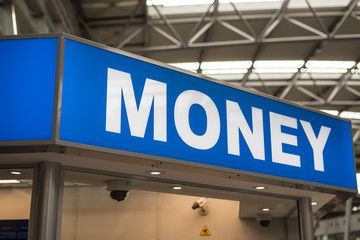 Schild mit Aufschrift Money