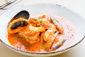 Mussels with shrimp and potatoes