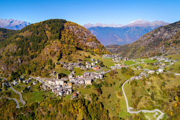 Campo Tartano - Val Tartano - Valtellina (IT) - Vista aerea autunnale