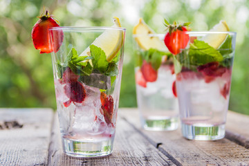 Fresh lemonade with strawbery, mint and ice