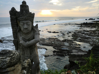 Sonnenuntergang auf Bali - 176412692
