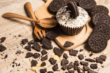 Chocolate cookie and cupcake
