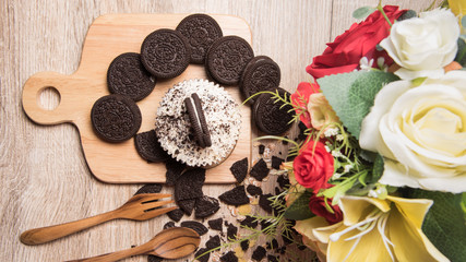 Chocolate cookie and cupcake