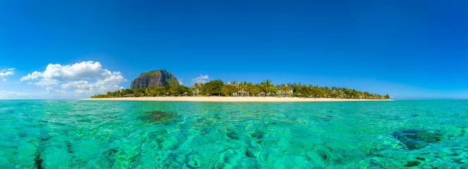 Gartenposter Tropischer Strand Panoramablick auf die Insellandschaft von Mauritius